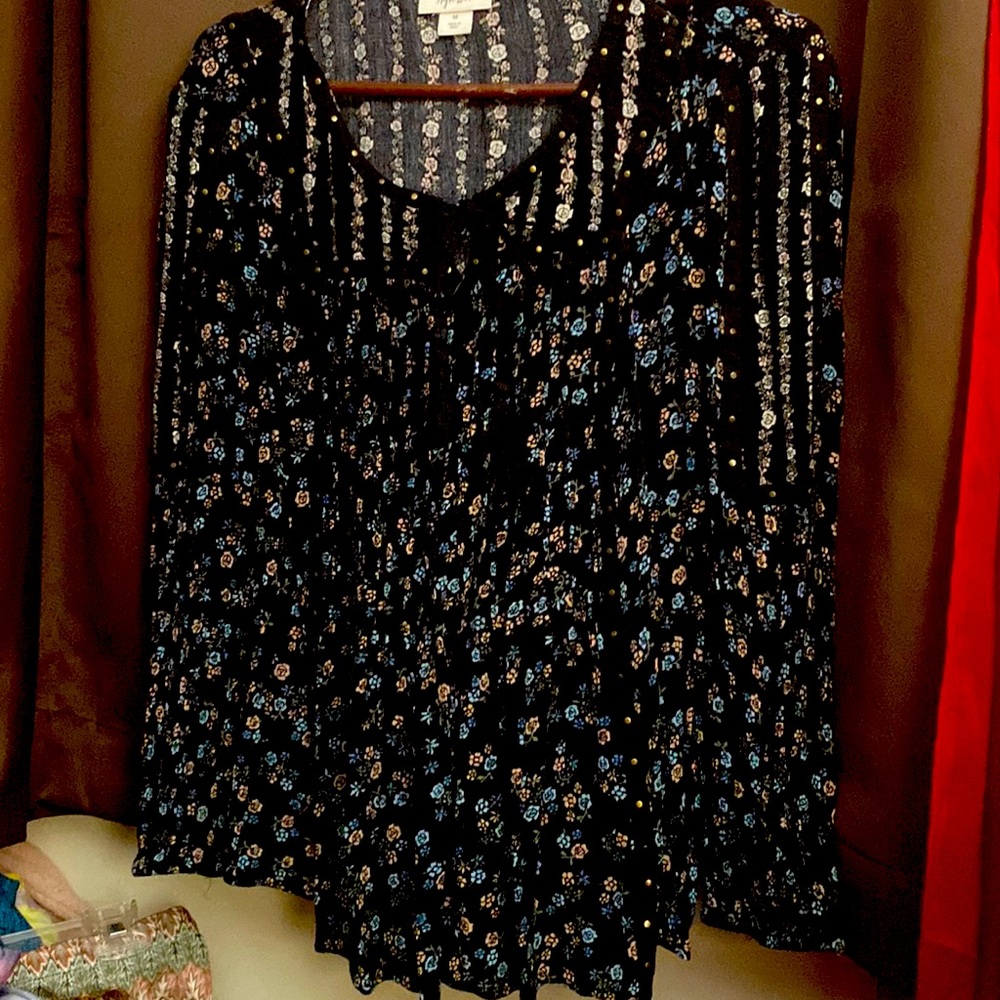 Dark blue blouse w/light blue n pink flowers